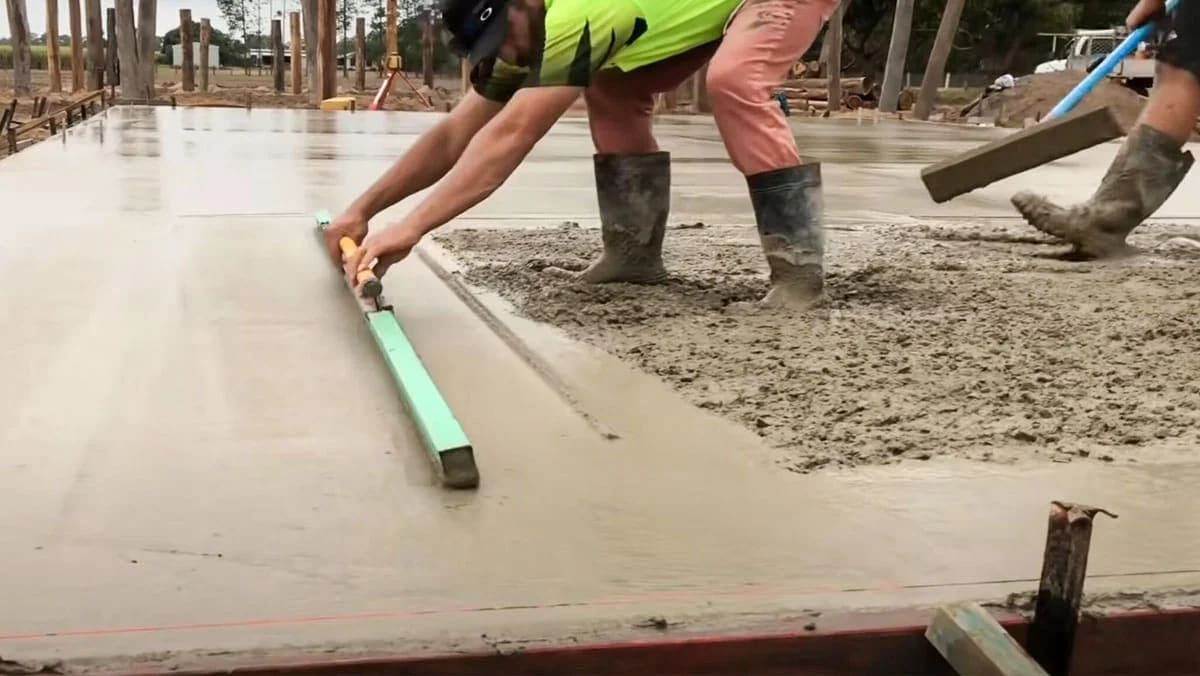 Screeding